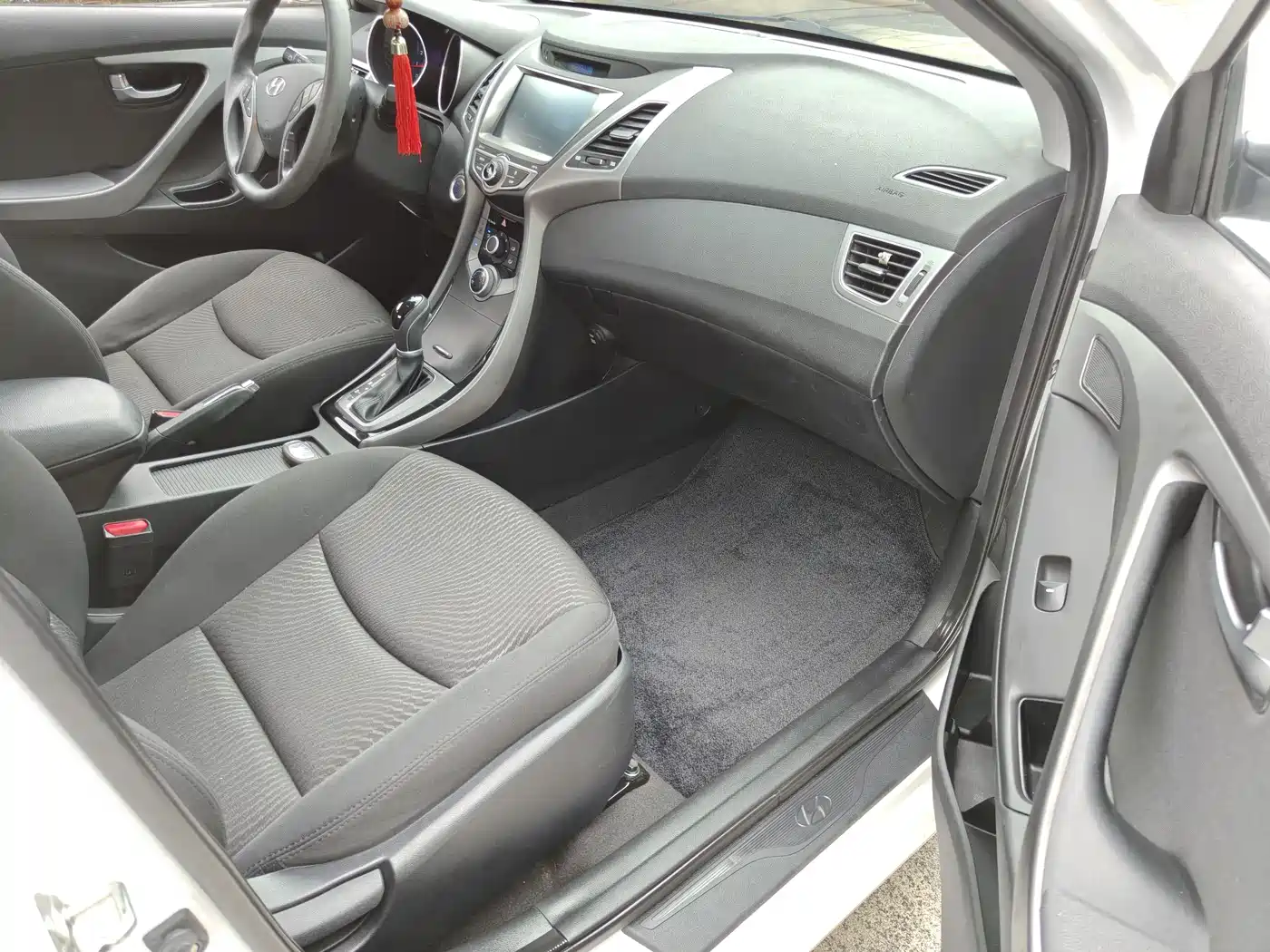 Hyundai Langdong 2016 1.6L Automatic Premium Edition
