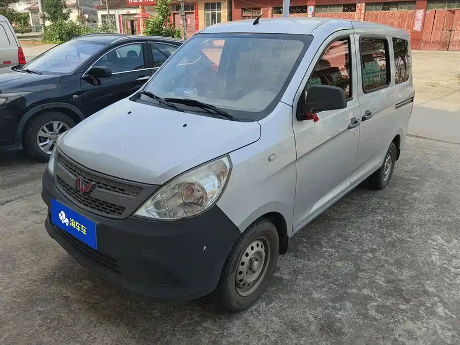 Wuling Motors Wuling Zhiguang 2015 1.2L S Standard LSI