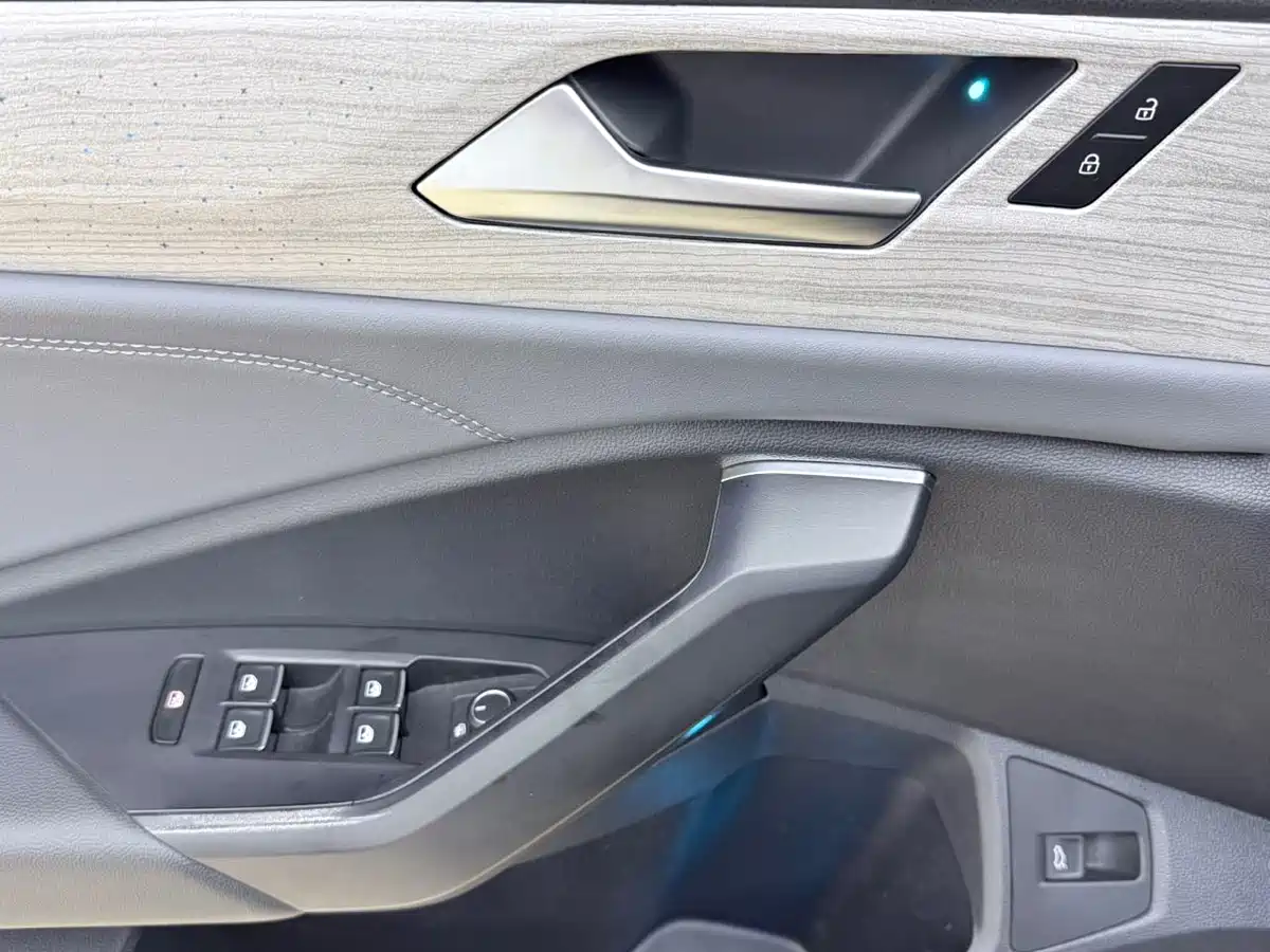 Volkswagen Sagitar 2023 280TSI DSG Surpass Plus Edition