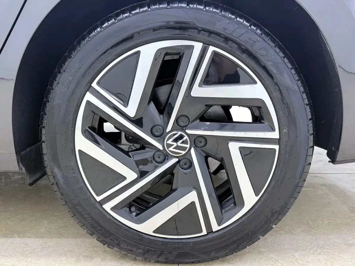 Volkswagen Sagitar 2023 280TSI DSG Surpass Plus Edition