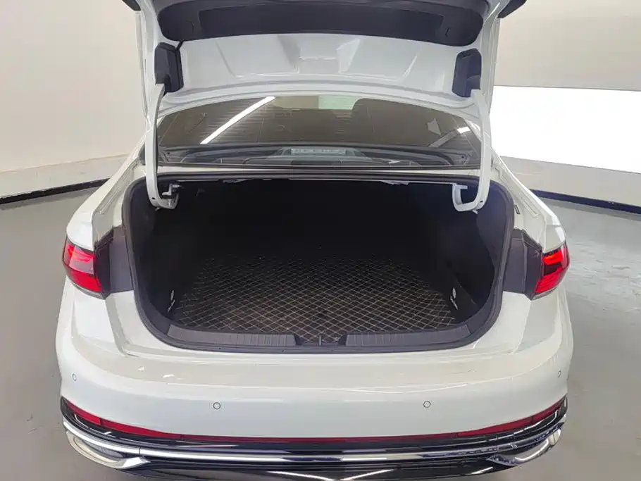 Volkswagen Sagitar 2023 Model Year 200TSI DSG Surpass Edition