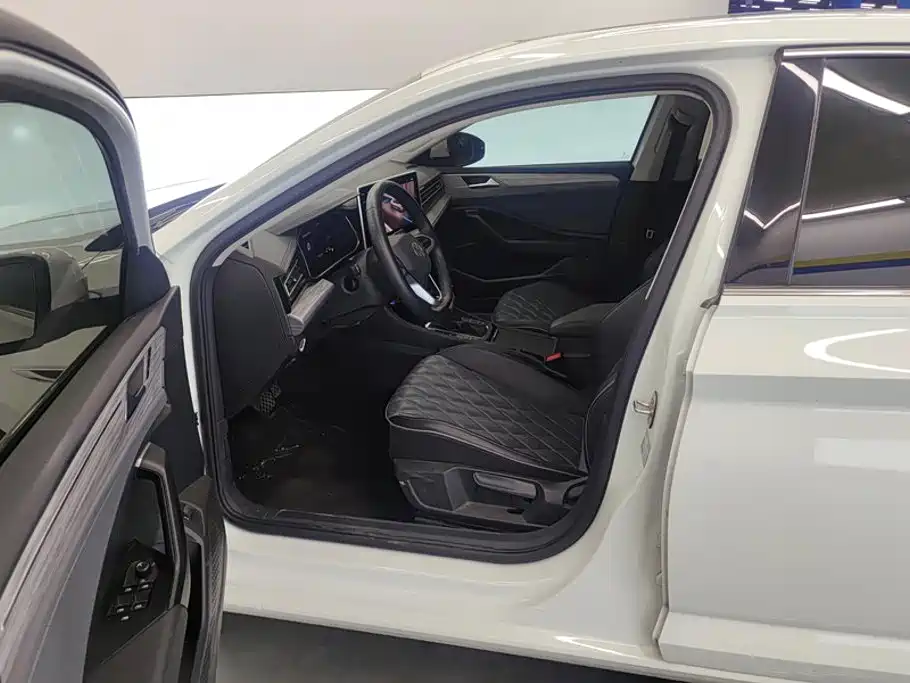 Volkswagen Sagitar 2023 Model Year 200TSI DSG Surpass Edition