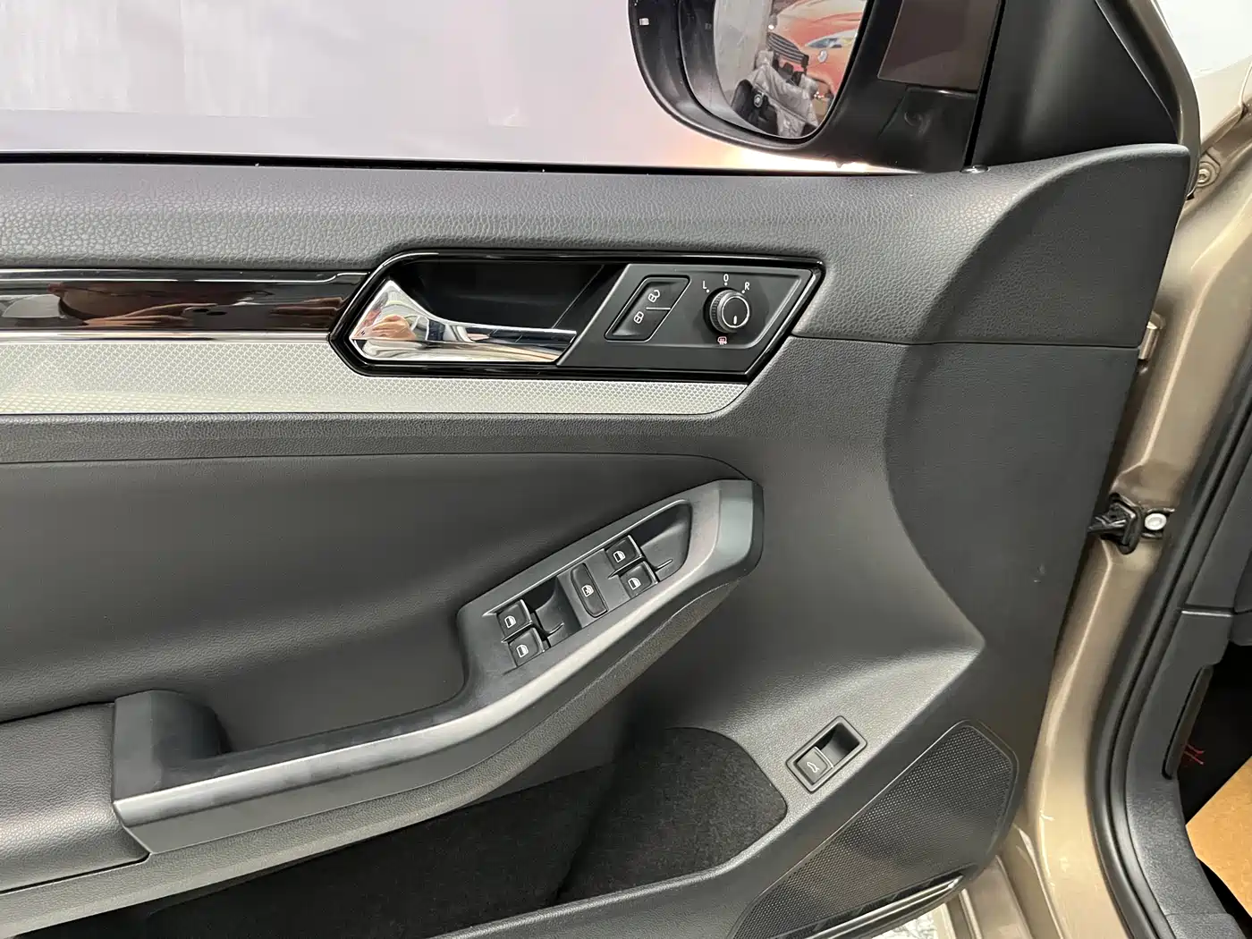 Volkswagen Sagitar 2015 1.6L Automatic Comfort