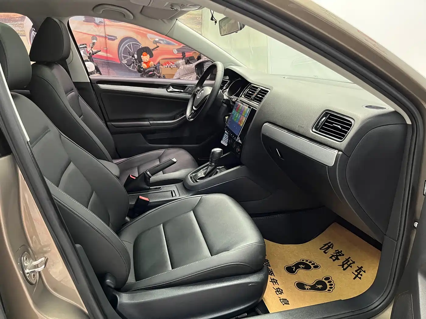Volkswagen Sagitar 2015 1.6L Automatic Comfort