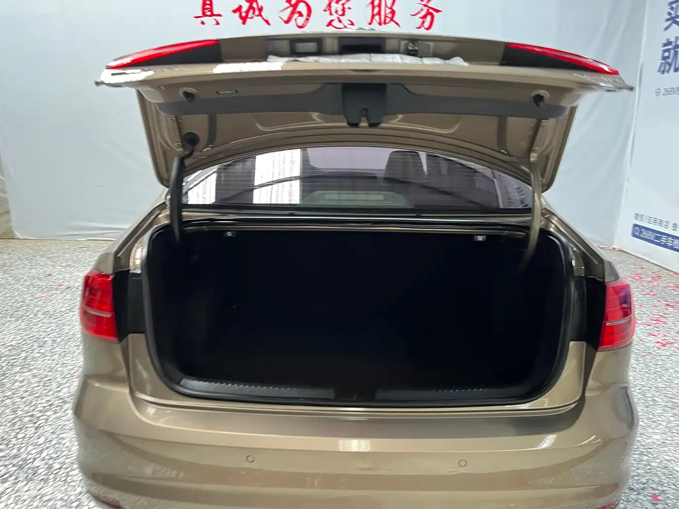 Volkswagen Sagitar 2015 1.6L Automatic Comfort