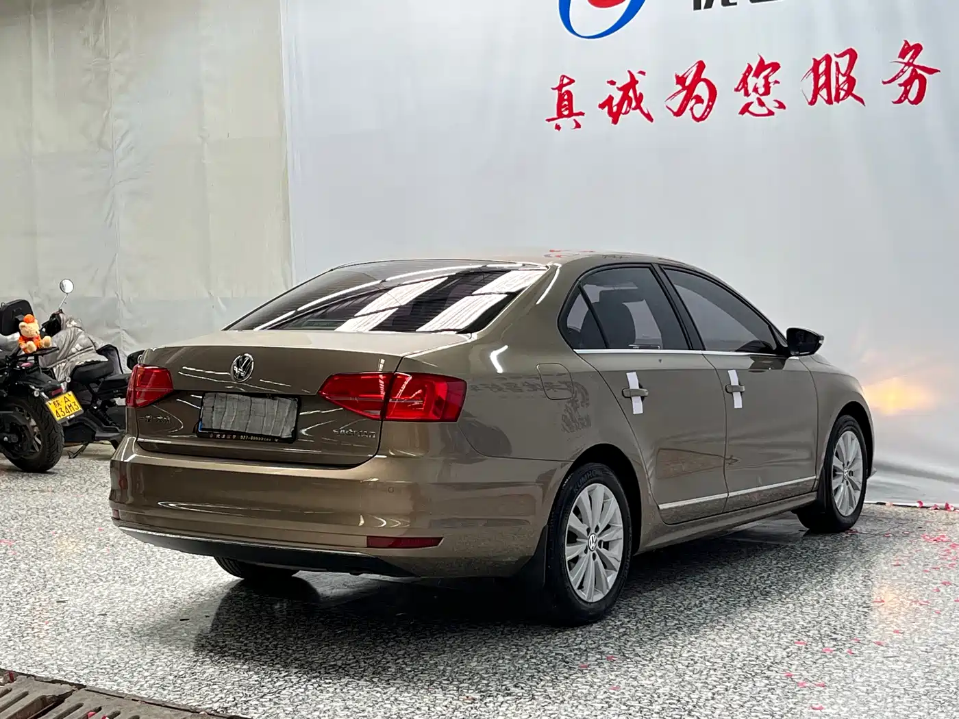 Volkswagen Sagitar 2015 1.6L Automatic Comfort