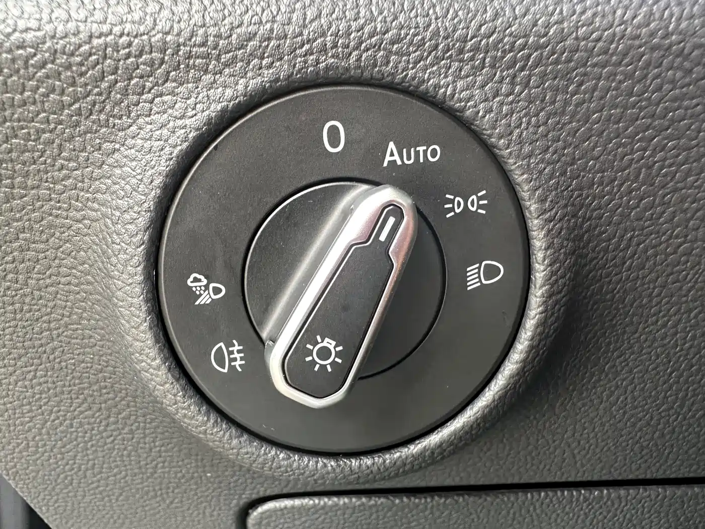 Volkswagen Sagitar 2023 280TSI DSG Surpass Plus Edition