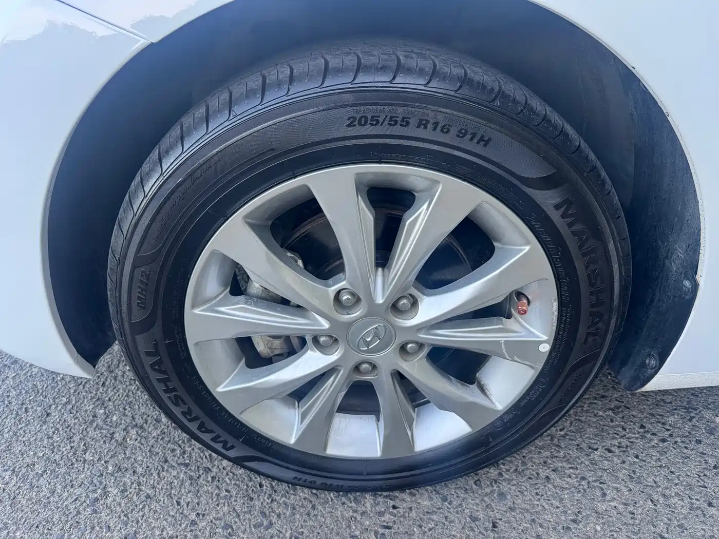 Hyundai Langdong 2016 1.6L Manual Premium Edition