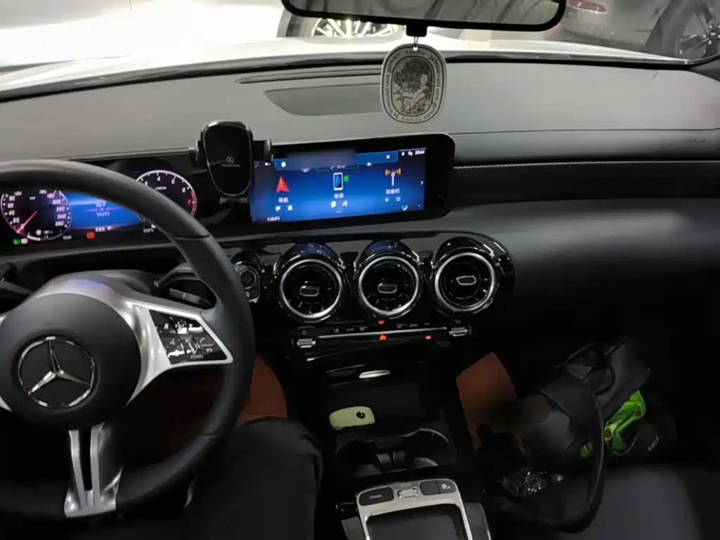 Mercedes-Benz Mercedes-Benz A-Class 2024 Facelift A 180 L