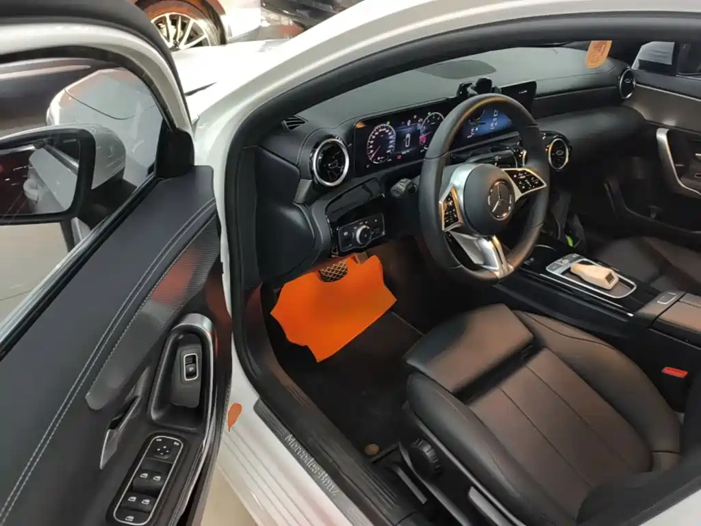 Mercedes-Benz Mercedes-Benz A-Class 2024 Facelift A 180 L