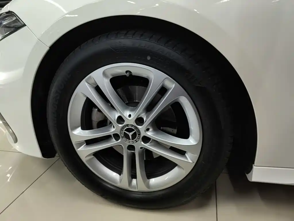 Mercedes-Benz Mercedes-Benz A-Class 2024 Facelift A 180 L