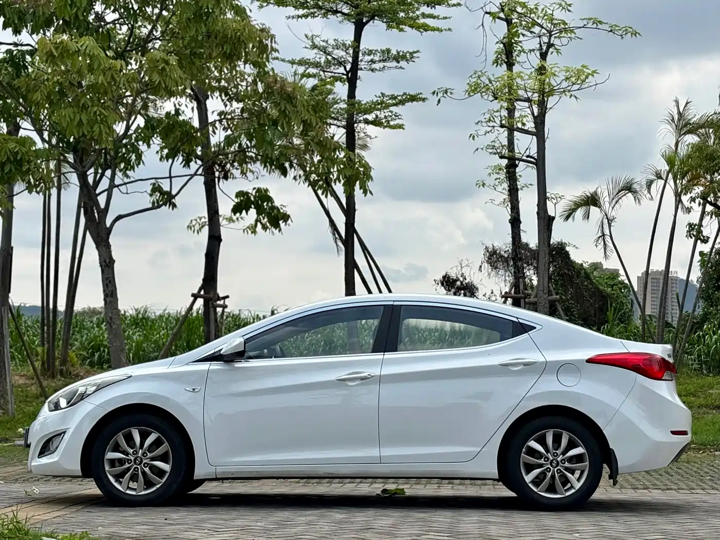 Hyundai Langdong 2015 1.6L Auto Trend