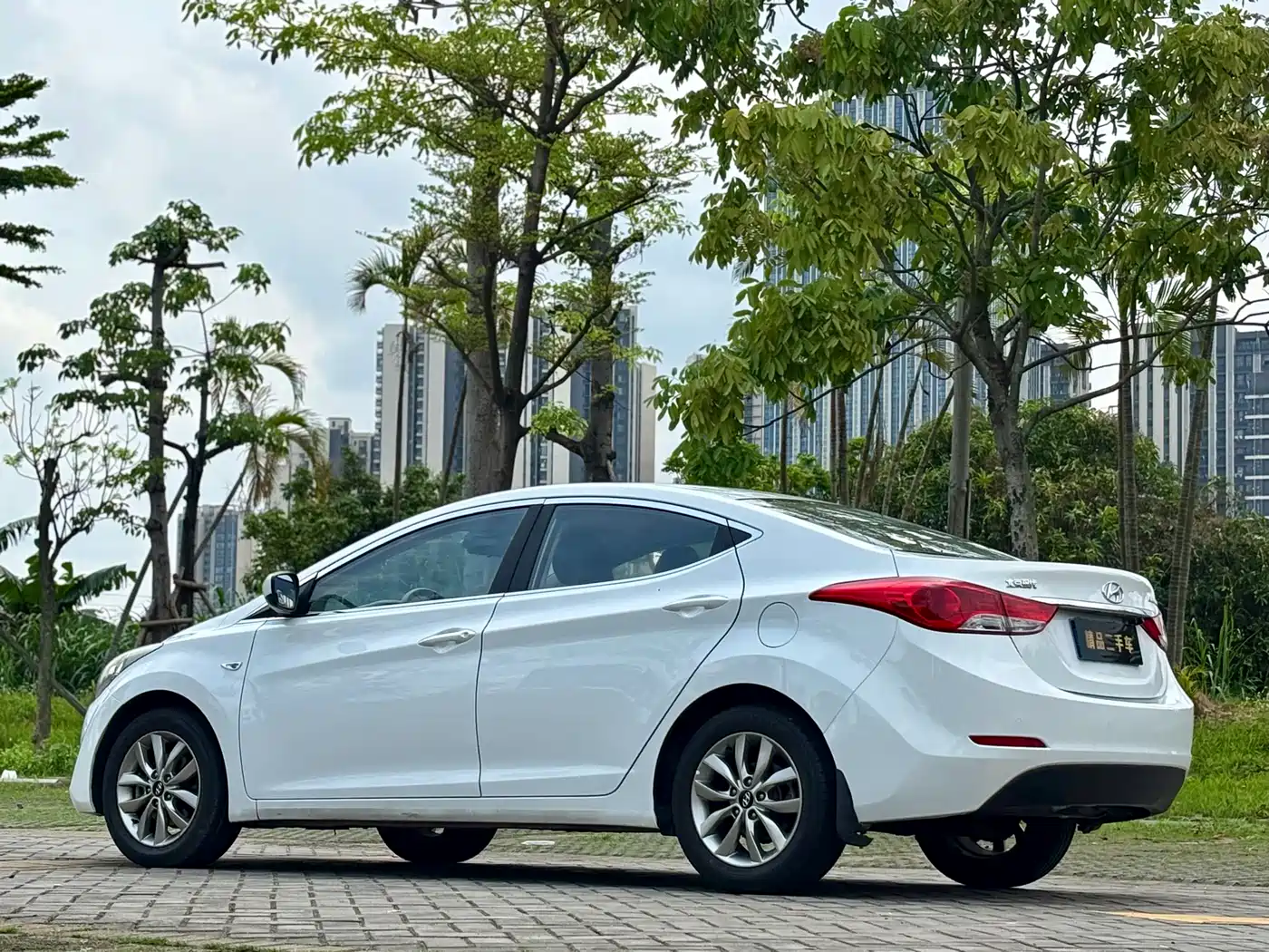 Hyundai Langdong 2015 1.6L Auto Trend