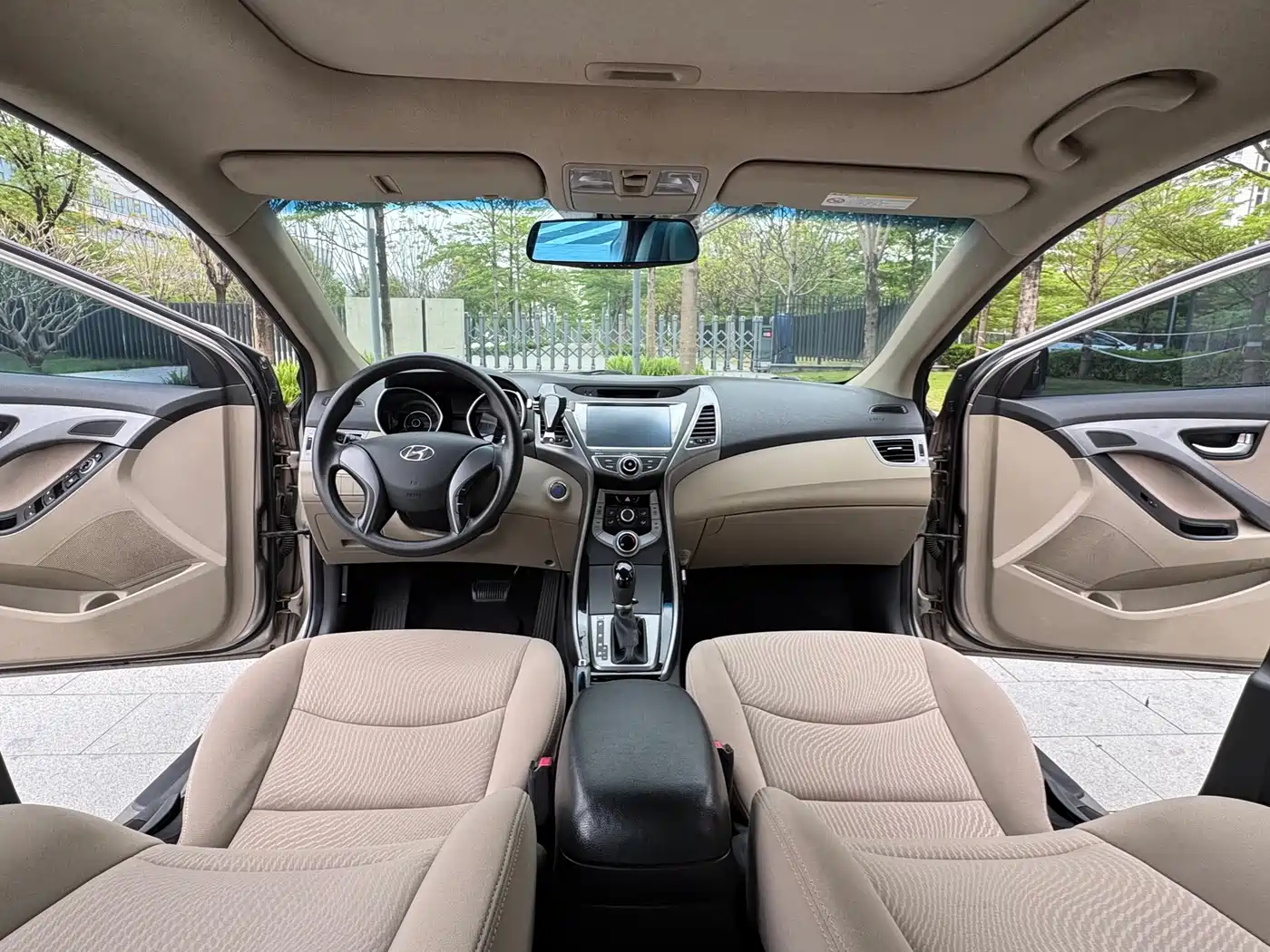 Hyundai Langdong 2015 1.6L Auto Exclusive