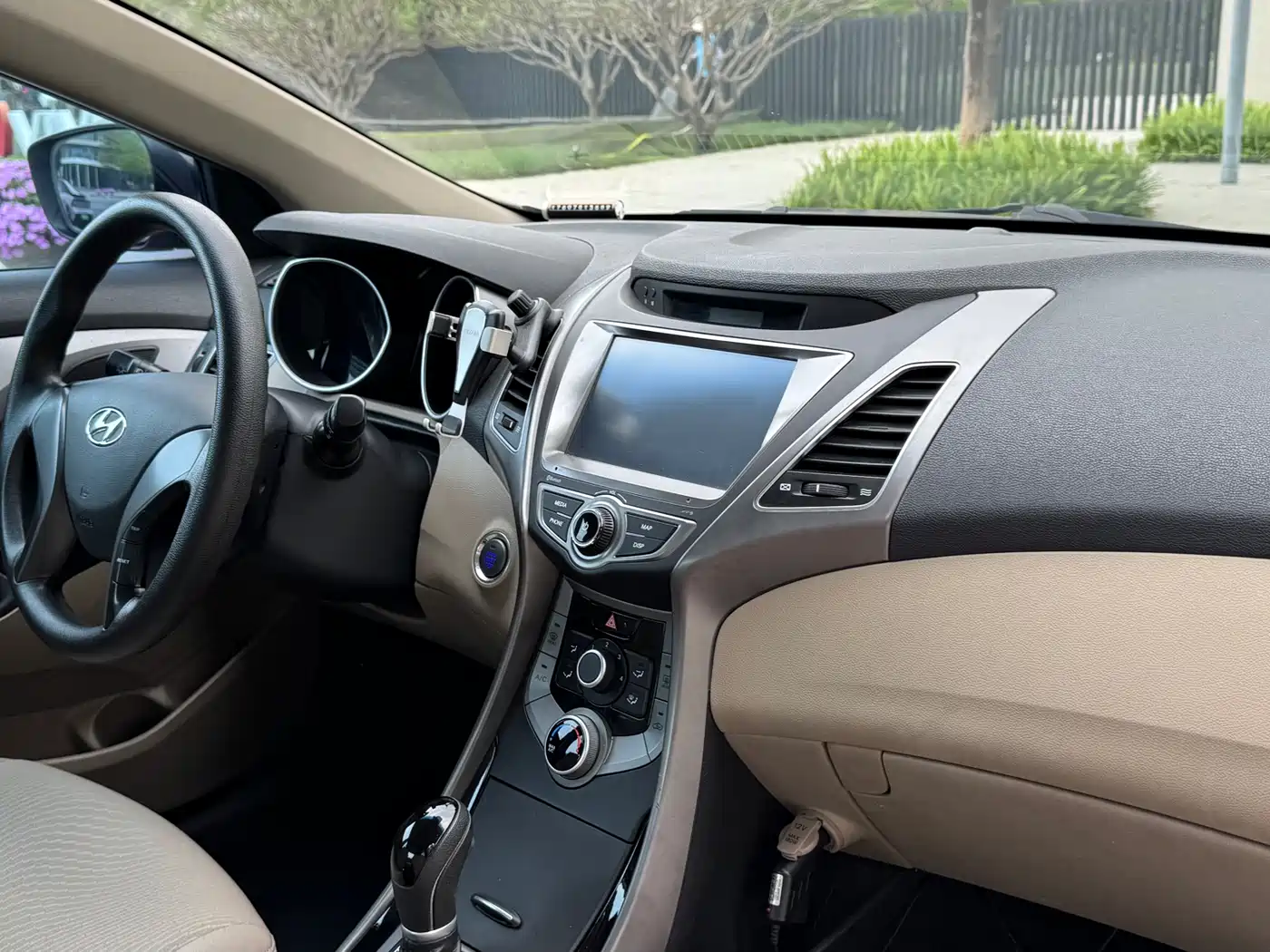 Hyundai Langdong 2015 1.6L Auto Exclusive