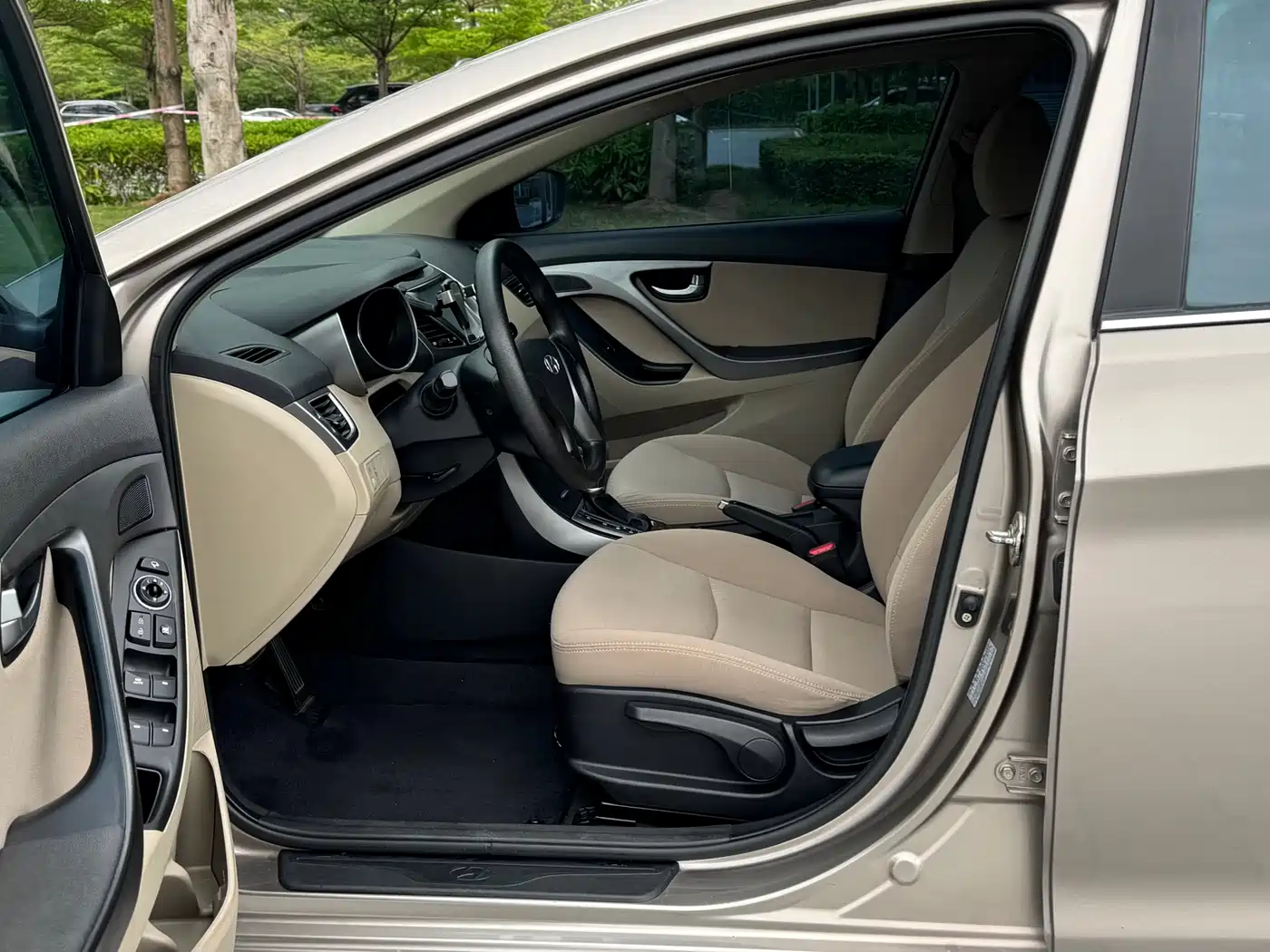 Hyundai Langdong 2015 1.6L Auto Exclusive