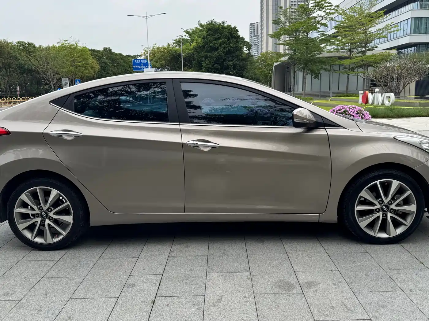 Hyundai Langdong 2015 1.6L Auto Exclusive