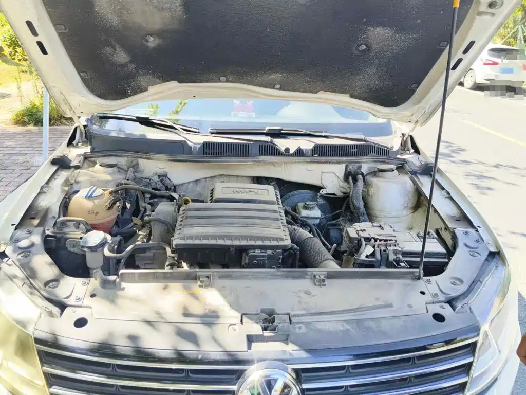 Volkswagen Lavida 2015 1.6L Automatic Trend Edition