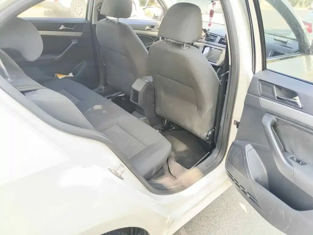 Volkswagen Lavida 2015 1.6L Automatic Trend Edition