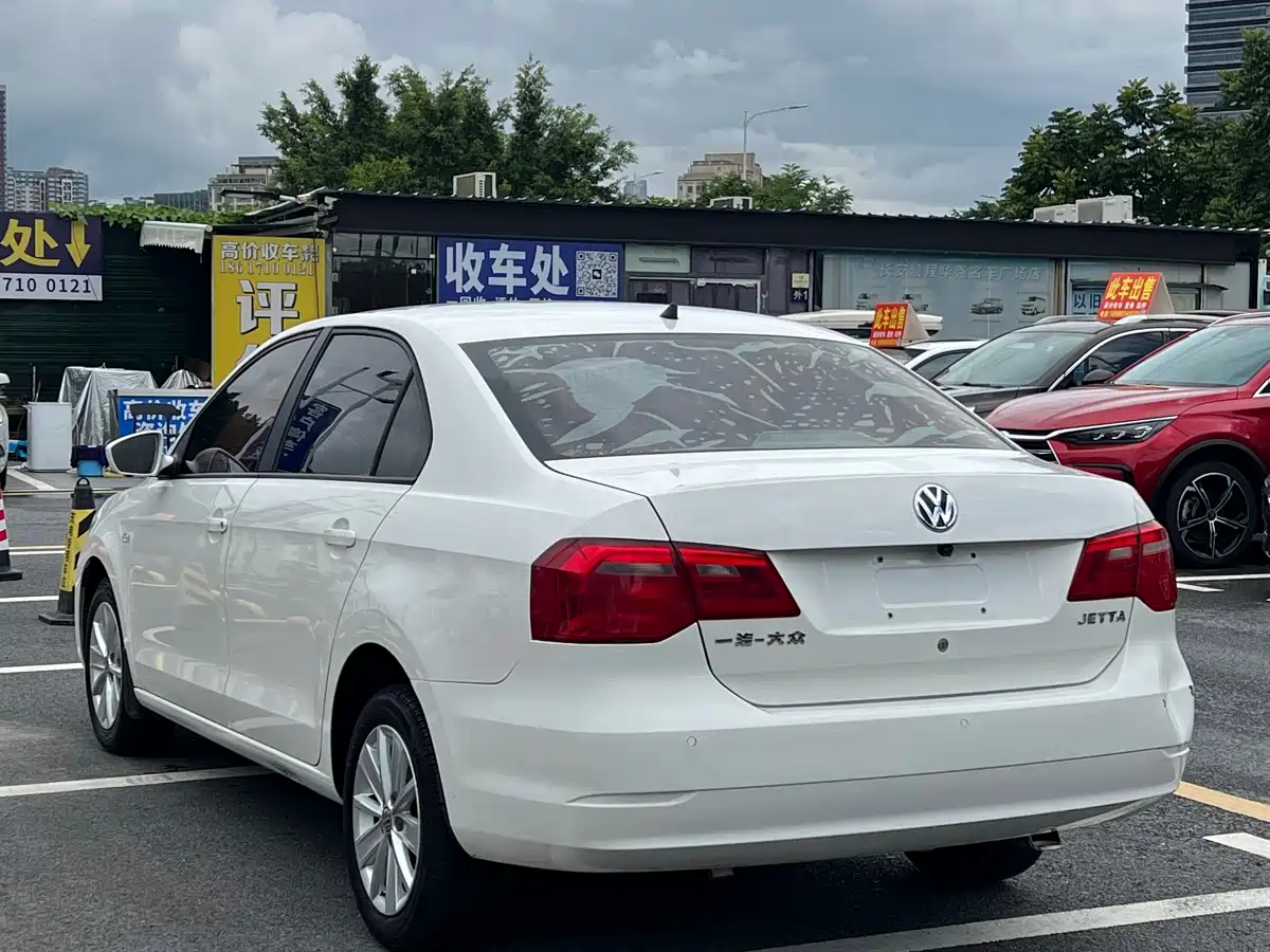 Volkswagen Jetta 2015 Value Edition 1.6L Automatic Comfort