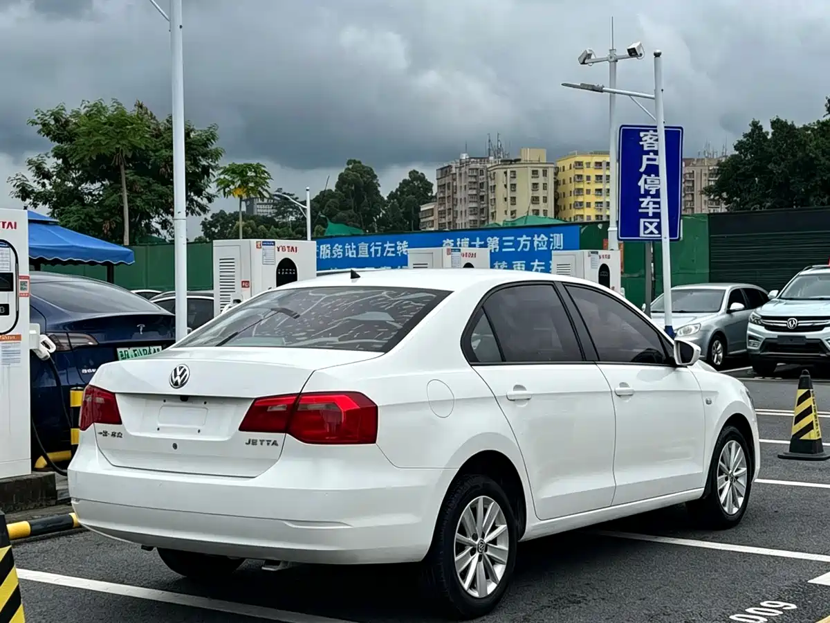 Volkswagen Jetta 2015 Value Edition 1.6L Automatic Comfort