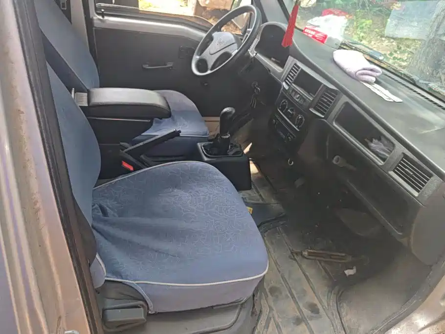 Wuling Motors Wuling Zhiguang 2015 1.2L Standard LSI