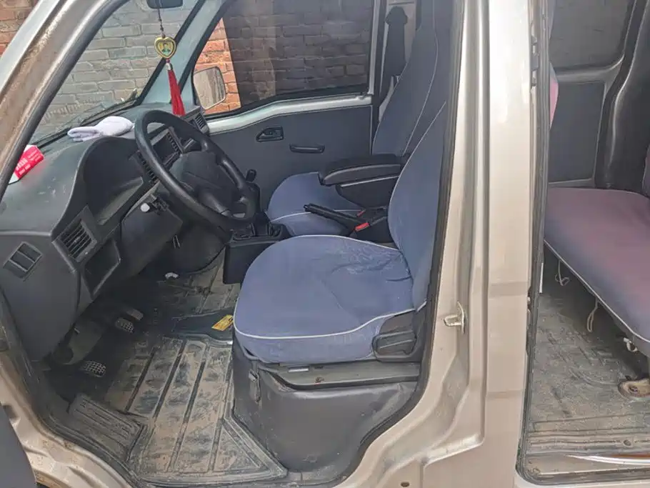 Wuling Motors Wuling Zhiguang 2015 1.2L Standard LSI