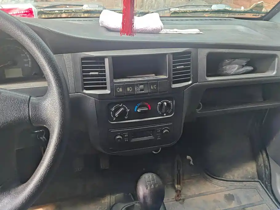 Wuling Motors Wuling Zhiguang 2015 1.2L Standard LSI