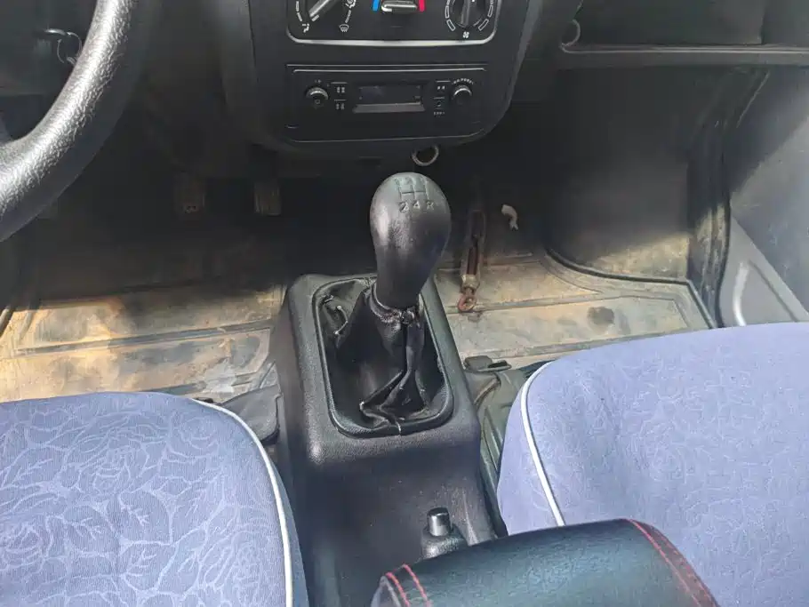 Wuling Motors Wuling Zhiguang 2015 1.2L Standard LSI