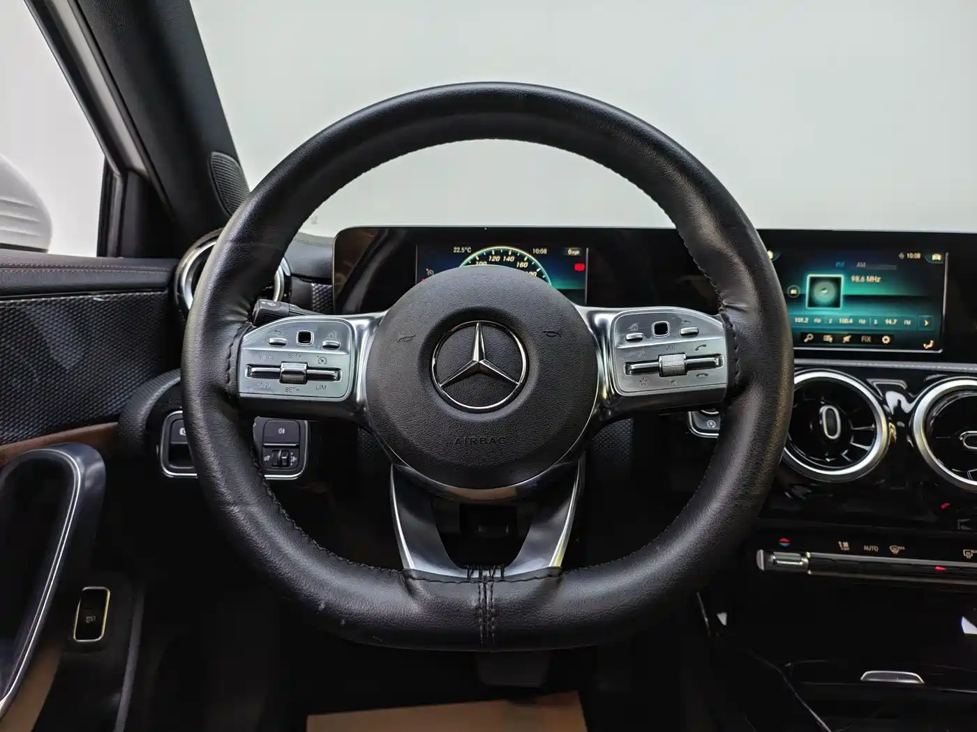 Mercedes-Benz Mercedes-Benz A-Class 2019 A 180 L Sport Sedan