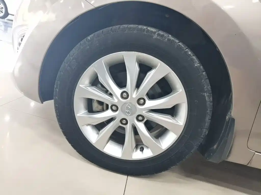 Hyundai Langdong 2016 1.6L Automatic Smart Edition