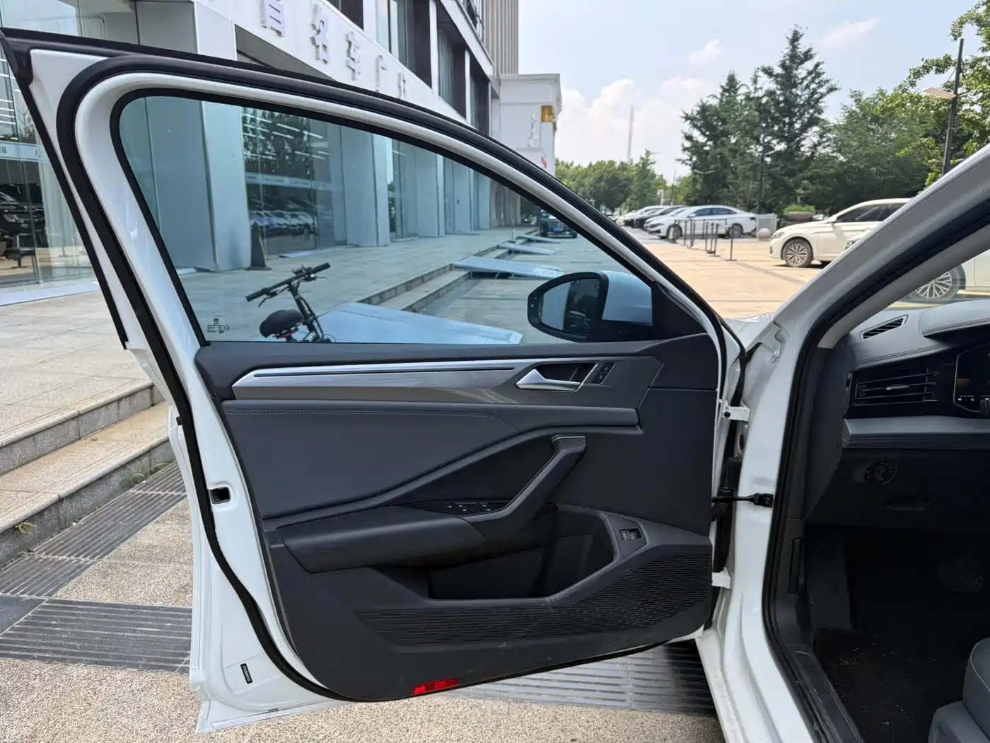Volkswagen Sagitar 2024 200TSI DSG Flying Edition
