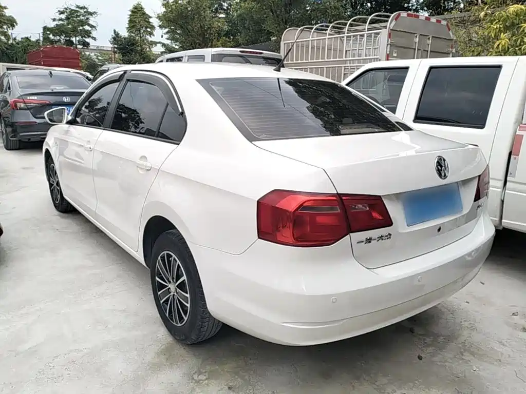 Volkswagen Jetta 2015 Quality Edition 1.4L Manual Fashion