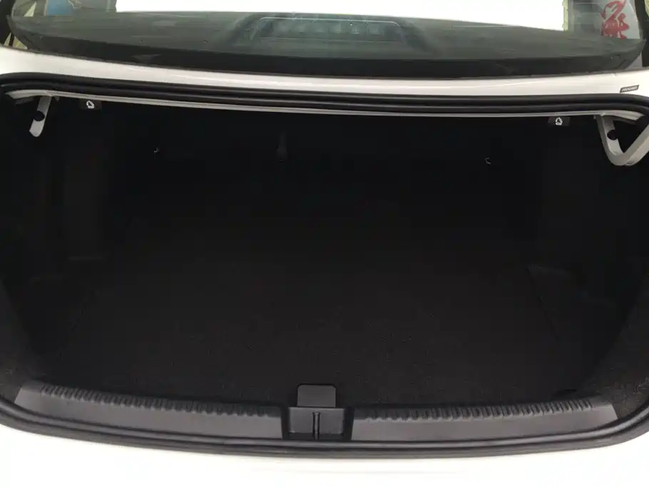 Volkswagen Sagitar 2018 1.6L Automatic Comfort