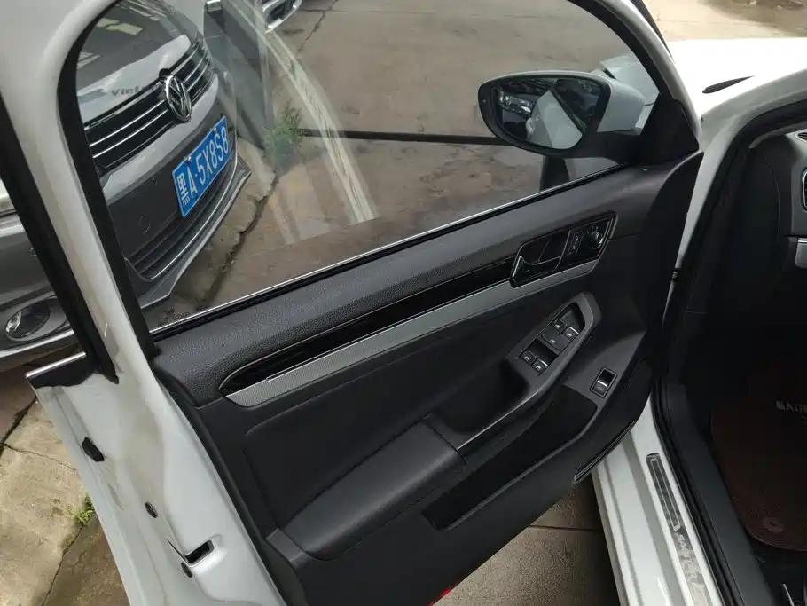 Volkswagen Sagitar 2018 1.6L Automatic Comfort