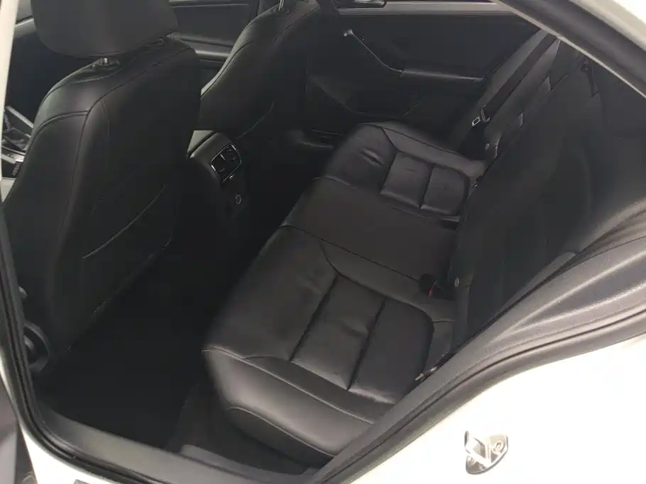 Volkswagen Sagitar 2018 1.6L Automatic Comfort