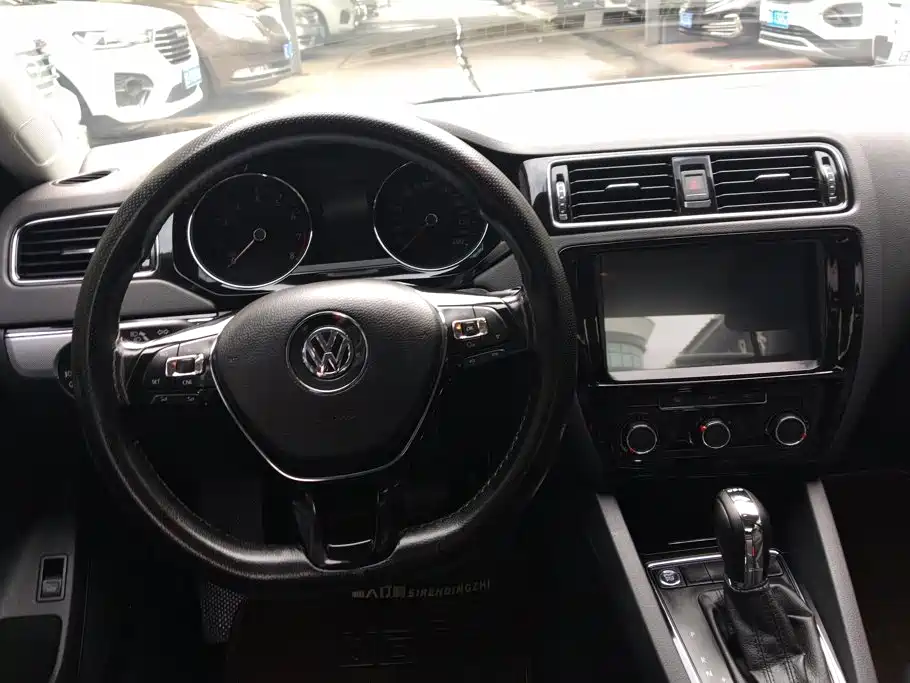 Volkswagen Sagitar 2018 1.6L Automatic Comfort