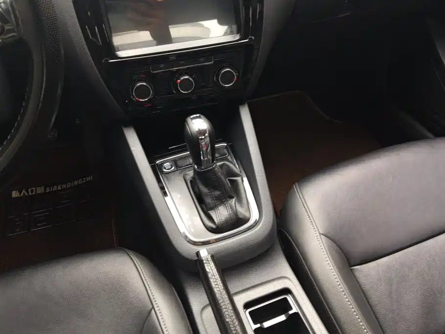 Volkswagen Sagitar 2018 1.6L Automatic Comfort