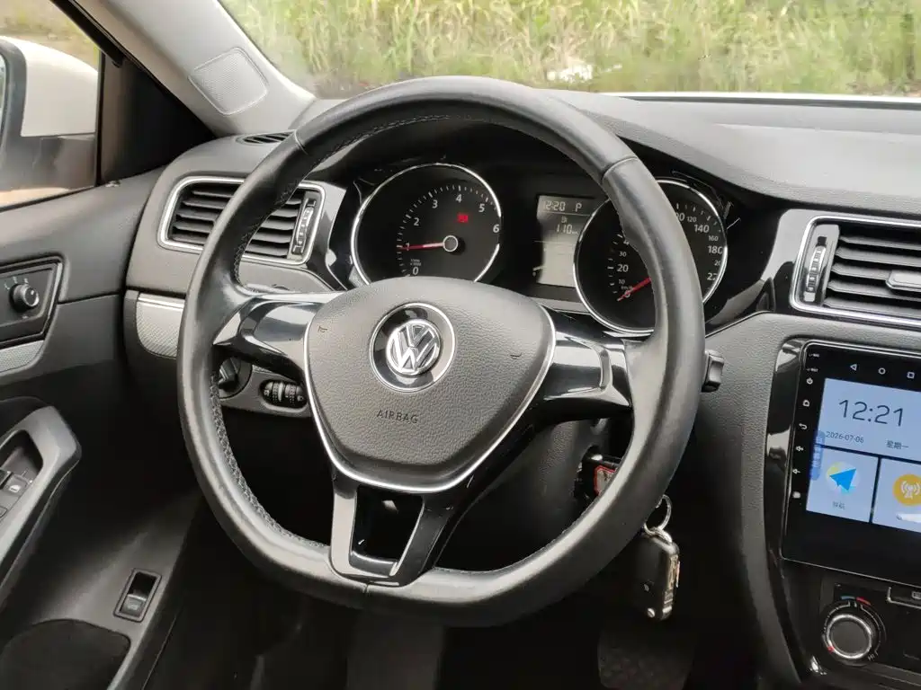 Volkswagen Sagitar 2015 1.6L Automatic Comfort