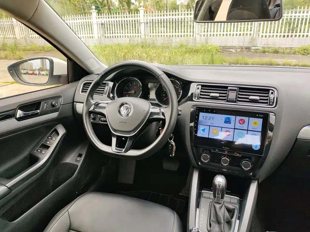 Volkswagen Sagitar 2015 1.6L Automatic Comfort
