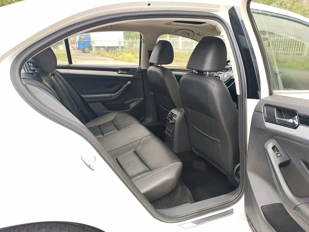 Volkswagen Sagitar 2015 1.6L Automatic Comfort