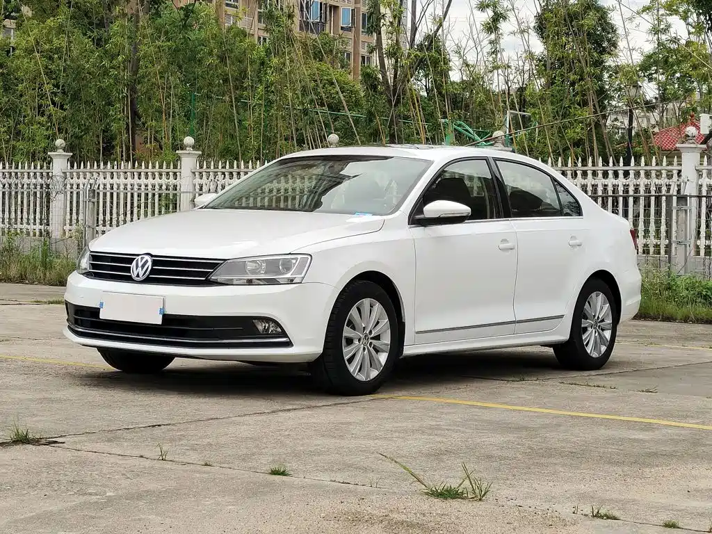 Volkswagen Sagitar 2015 1.6L Automatic Comfort