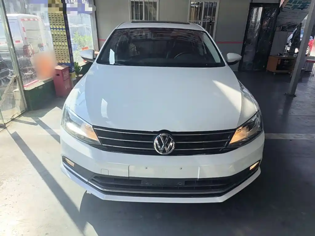 Volkswagen Sagitar 2017 1.6L Automatic Comfort