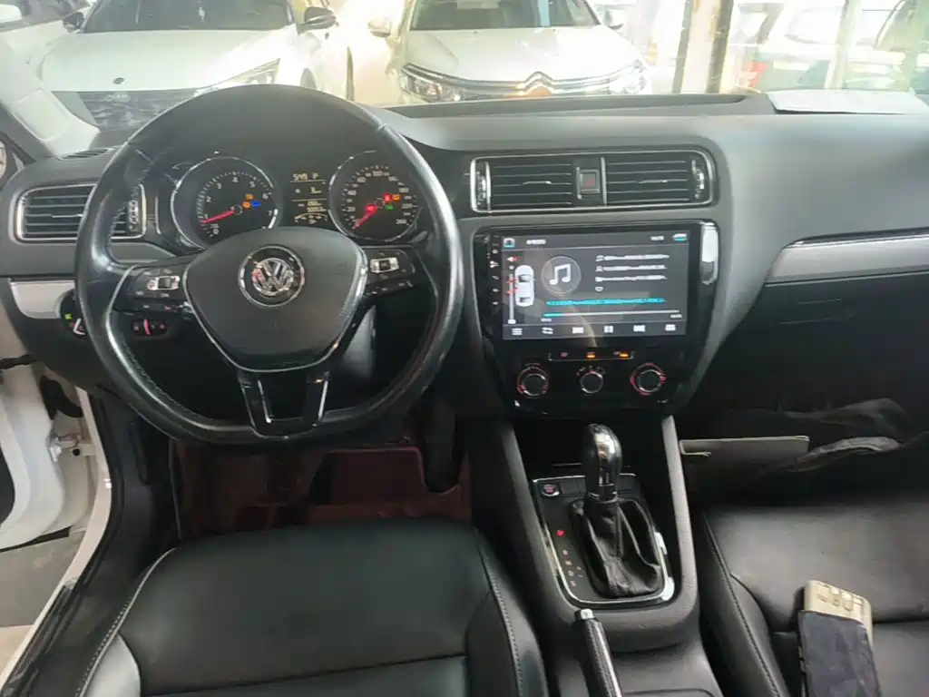 Volkswagen Sagitar 2017 1.6L Automatic Comfort