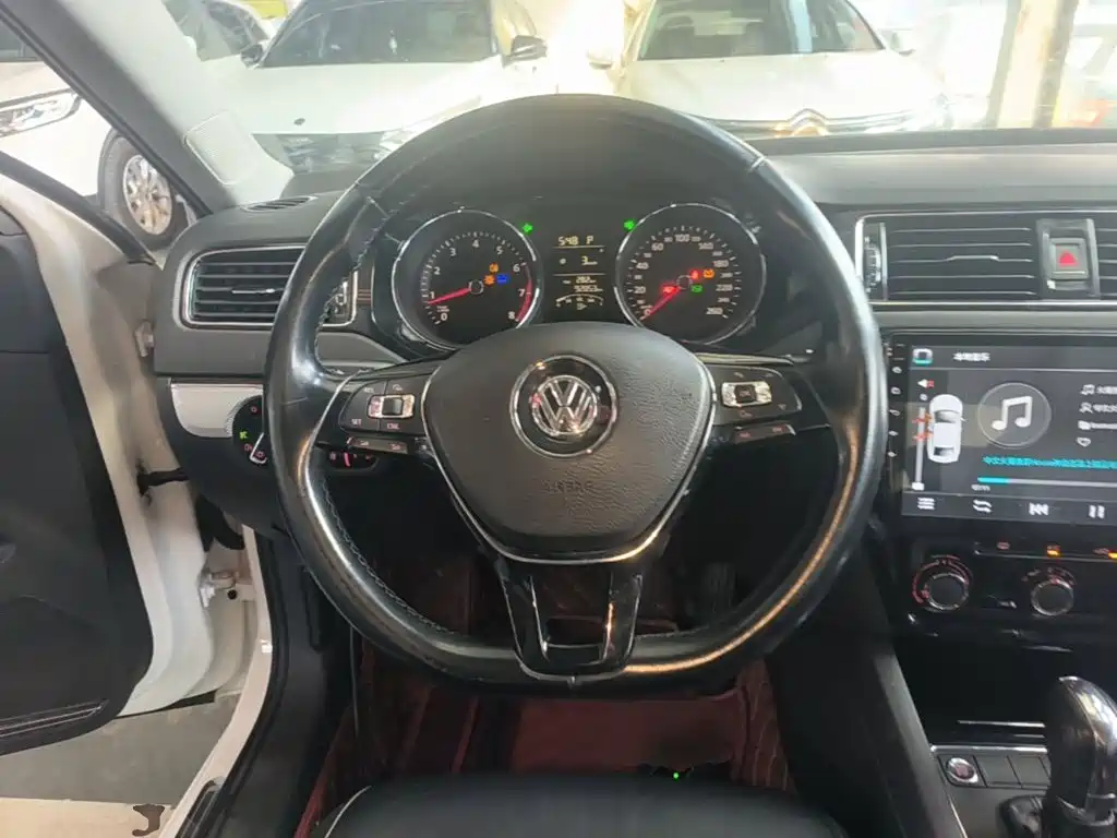 Volkswagen Sagitar 2017 1.6L Automatic Comfort