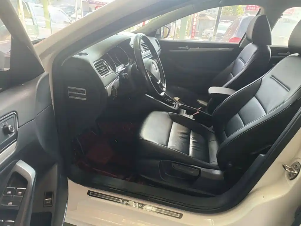 Volkswagen Sagitar 2017 1.6L Automatic Comfort