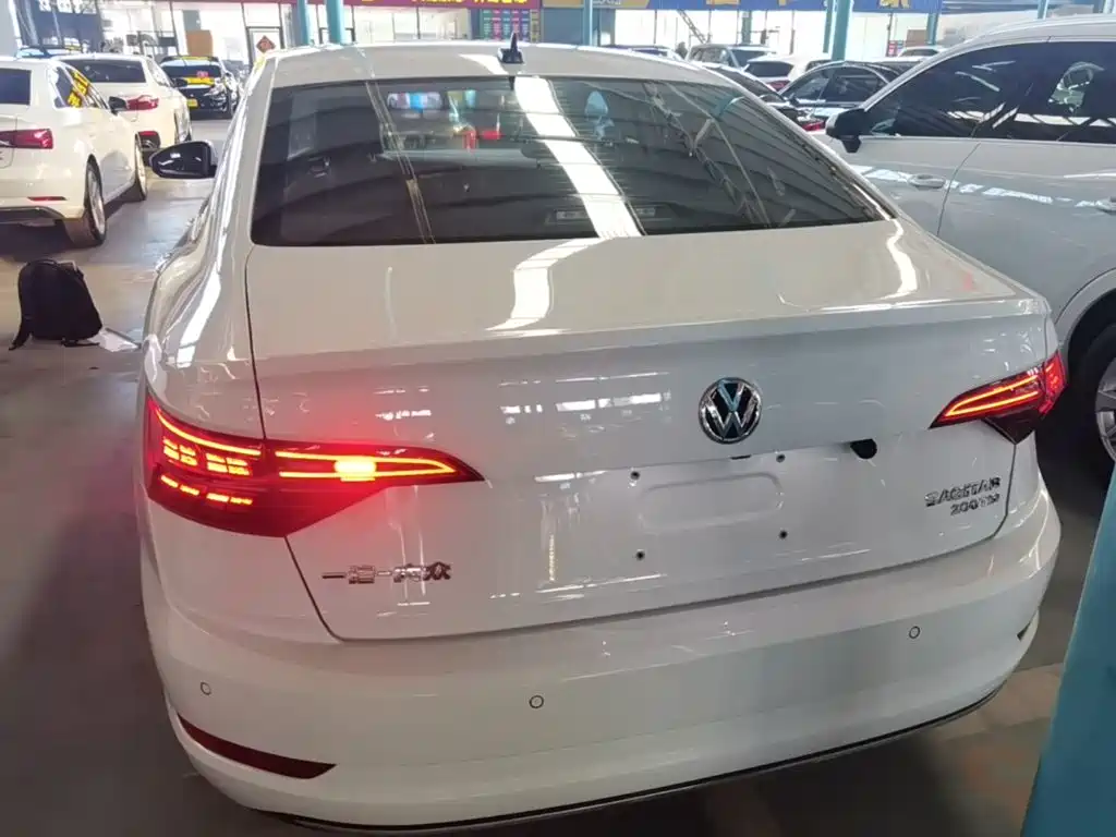 Volkswagen Sagitar 2021 200TSI DSG Surpassing Edition