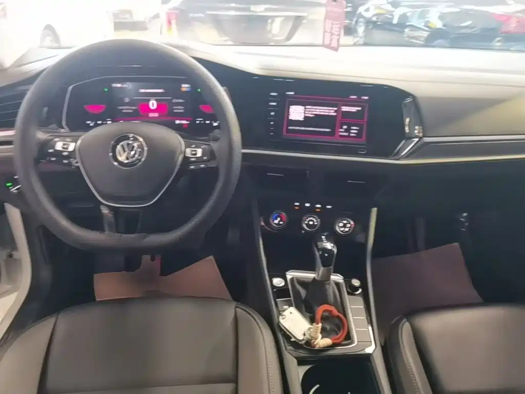 Volkswagen Sagitar 2021 200TSI DSG Surpassing Edition