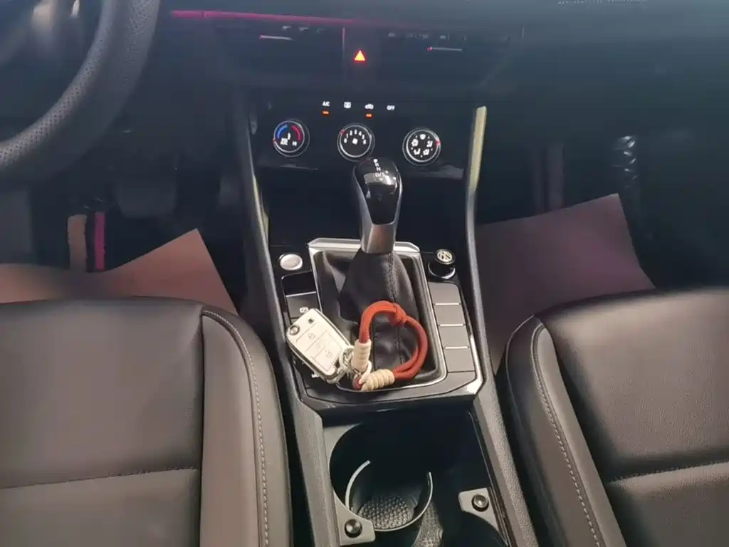 Volkswagen Sagitar 2021 200TSI DSG Surpassing Edition