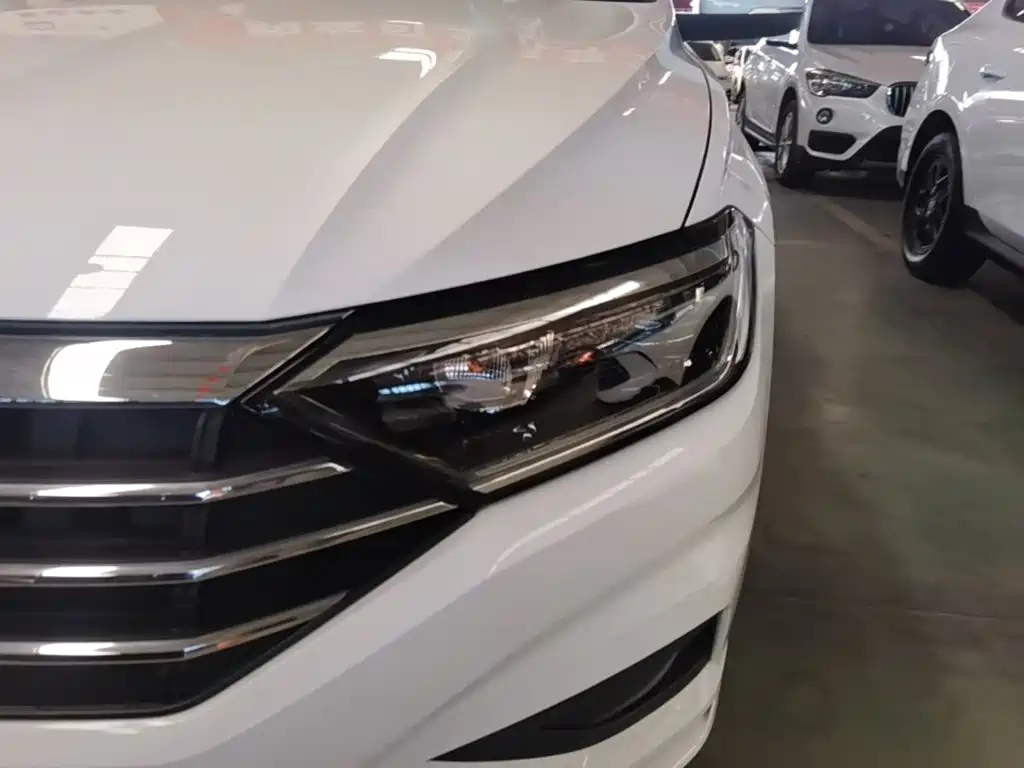 Volkswagen Sagitar 2021 200TSI DSG Surpassing Edition